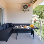 Beautiful In With House Sea View Apartment