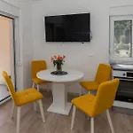 شقة Beautiful In With House Sea View
