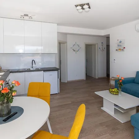 2 Bedroom Amazing In Apartment Klek