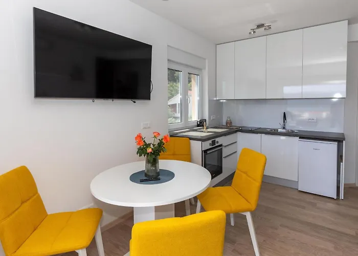 2 Bedroom Amazing In Appartamento